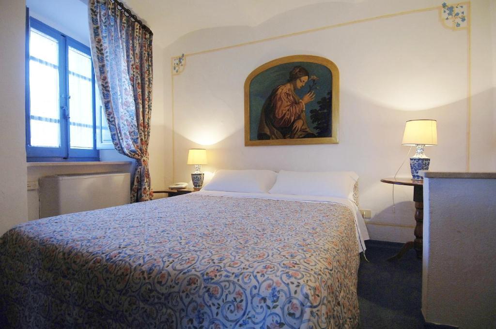 Clodia 3* Saturnia