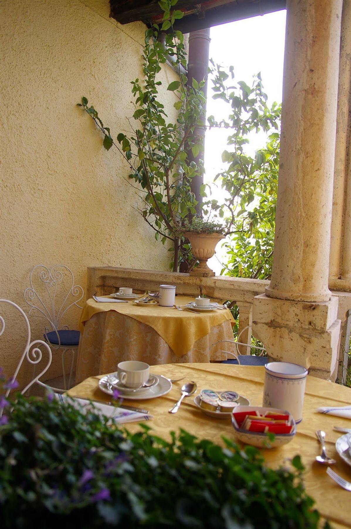 Clodia Hotel